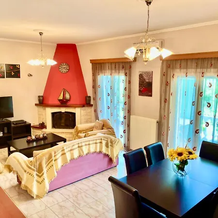 בית נופש Hill House אגיוס גיורגיוס פגון