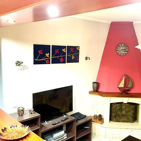 Hill House בית נופש אגיוס גיורגיוס פגון