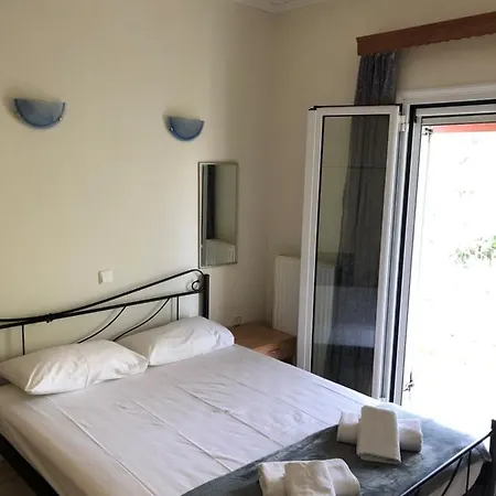 Hill House בית נופש אגיוס גיורגיוס פגון